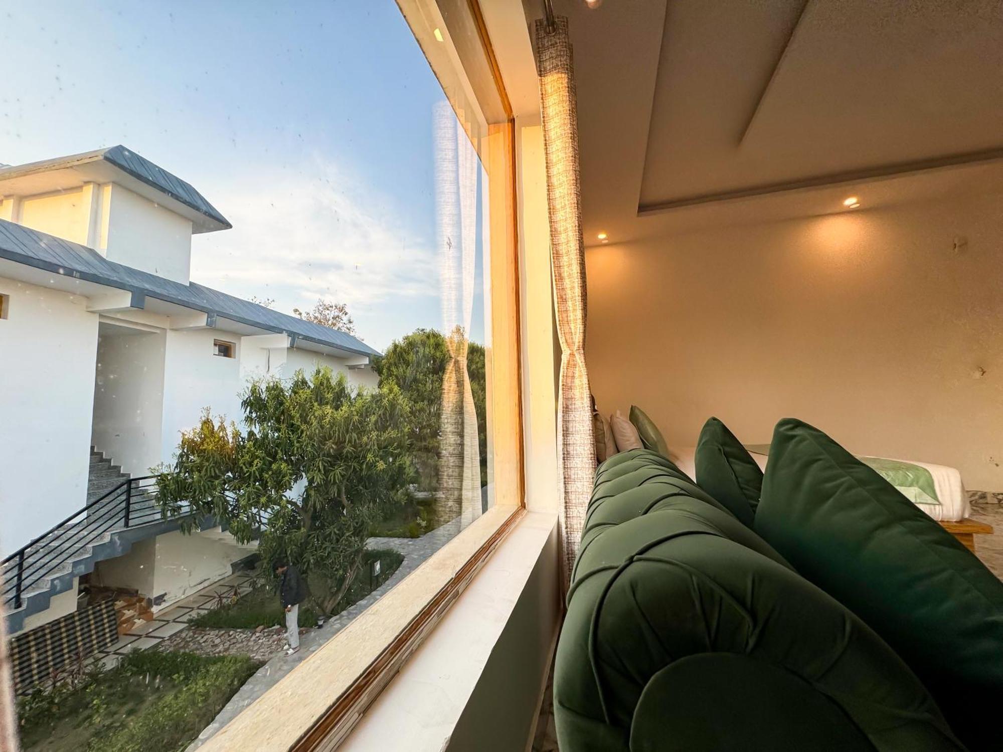 The White Oak Corbett Spa & Resort Rāmnagar Extérieur photo