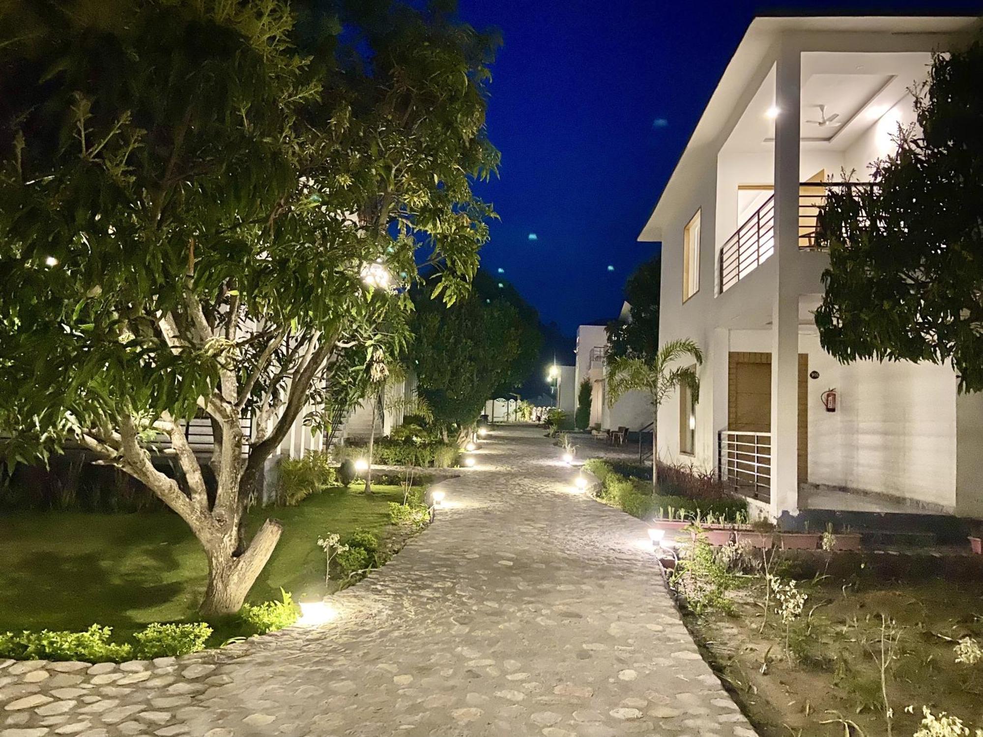 The White Oak Corbett Spa & Resort Rāmnagar Extérieur photo