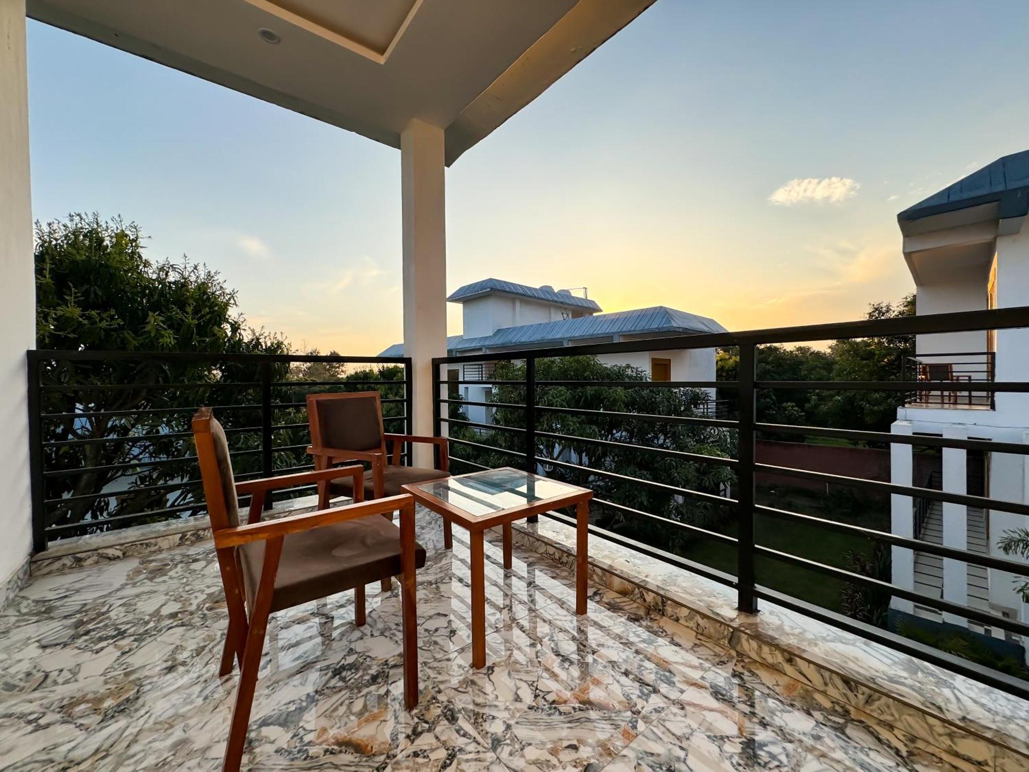 The White Oak Corbett Spa & Resort Rāmnagar Extérieur photo